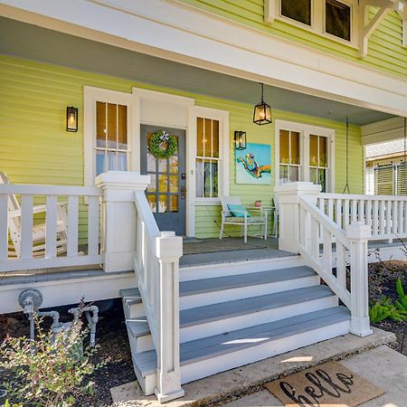 Walk To Galveston Beach Texas Home With Fenced Yard Bagian luar foto