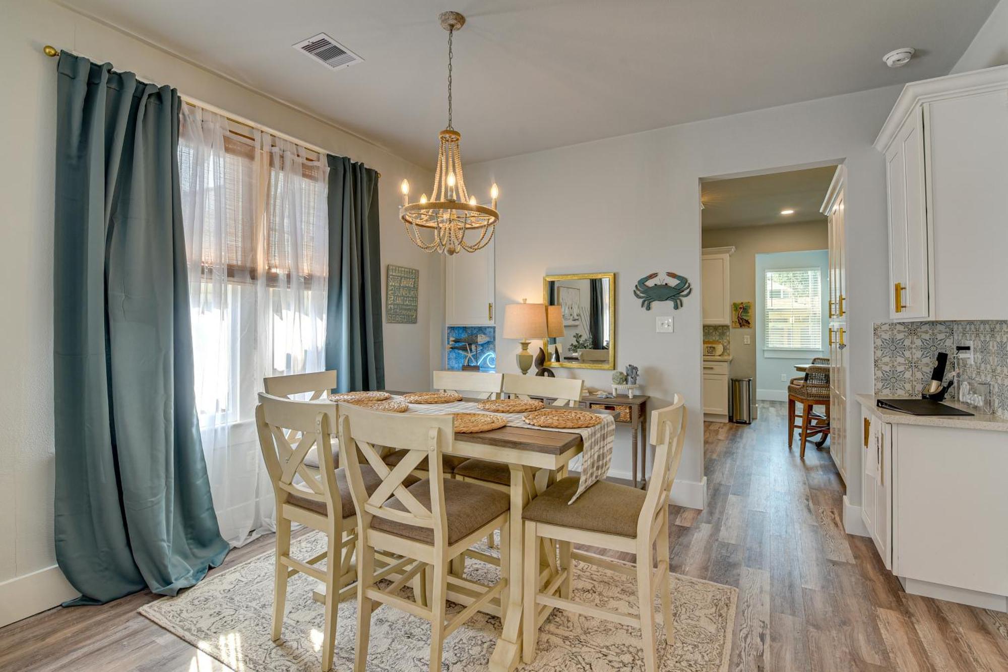 Walk To Galveston Beach Texas Home With Fenced Yard Bagian luar foto